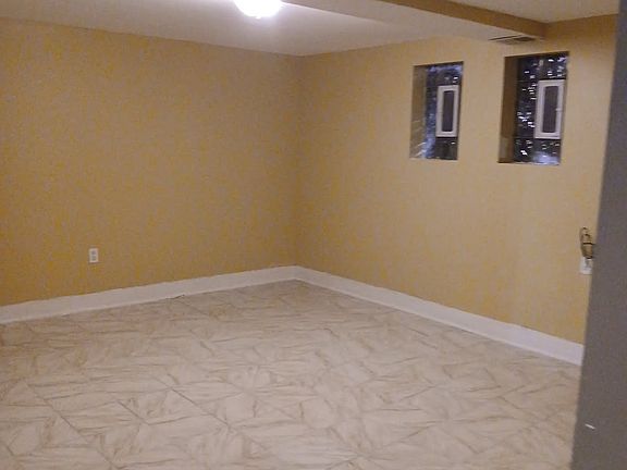 3rd image of 6350 S Sacramento Ave #Basement