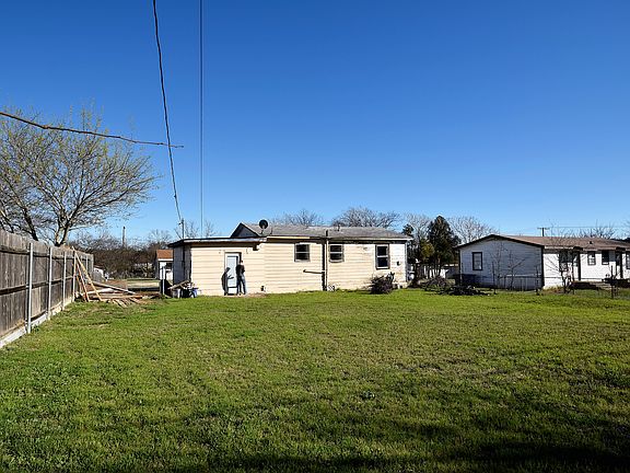 3rd image of 1106 S 11th St
