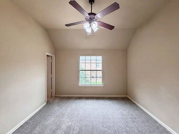 3rd image of 938 Tealwood Dr