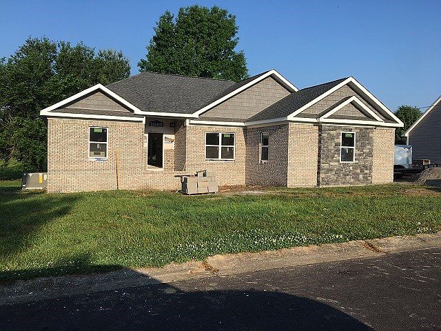 1st image of 211 Fairview Dr