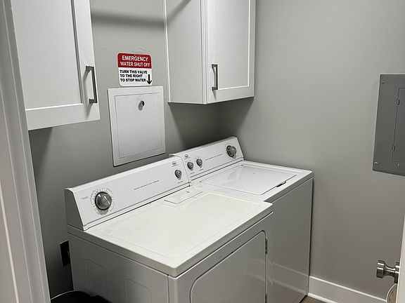3rd image of 2701 Selwyn Ave #C