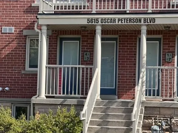 5615 Oscar Peterson Blvd #3, Mississauga, ON L5M 0T2