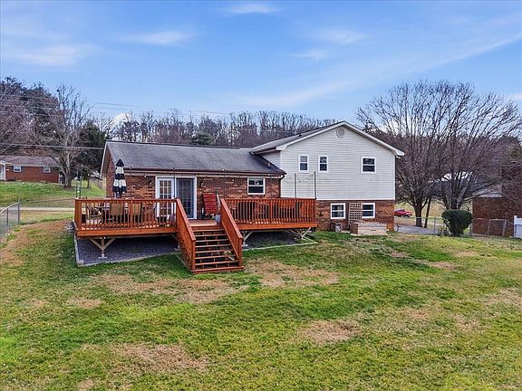 2nd image of 3084 Apostle Rd