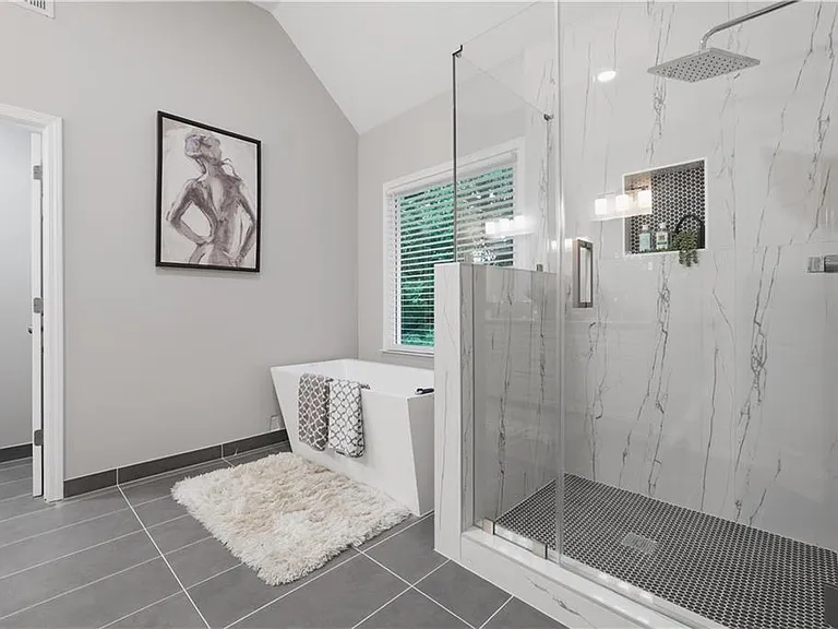 682 Montglade Ct — Photo 34