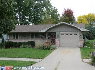 141 E Moffitt St, Seward, NE 68434