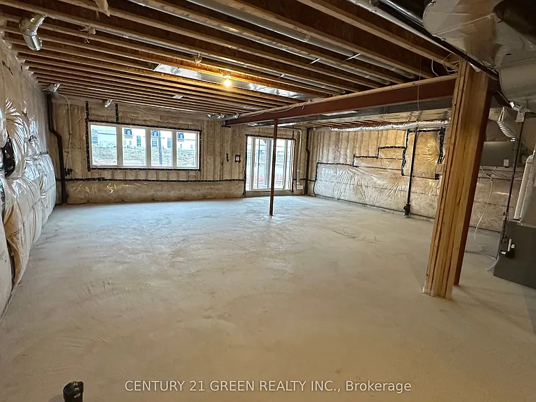 126 Hitchman St — Photo 33