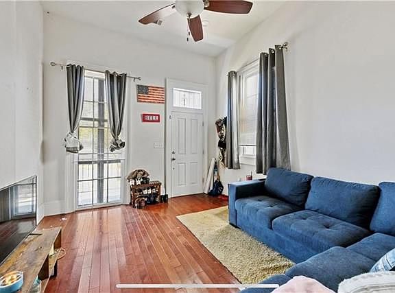 2nd image of 2313 2nd St