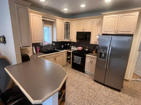 25-36 42nd Street image 1 of 13