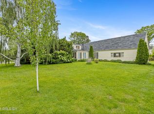 30 Meadowbank Rd, Old Greenwich, CT 06870