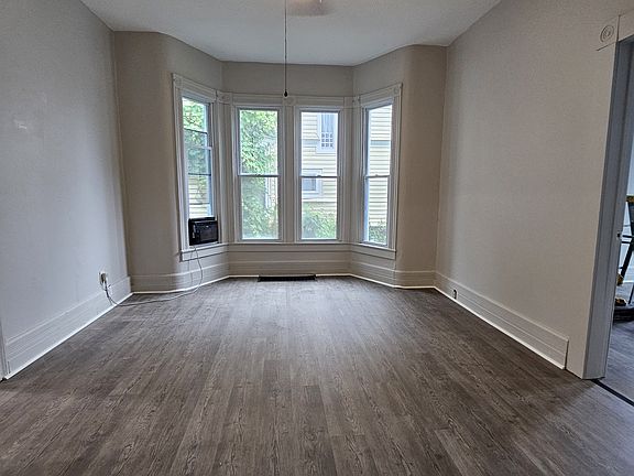 4th image of 11 E Washington St Unit 101