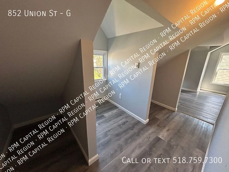 Building Photo - 852 Union St #G