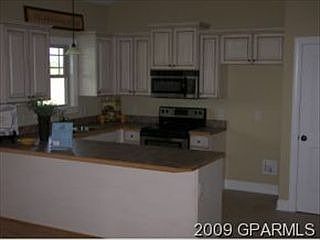 5th image of 1024 Dearborn Ct