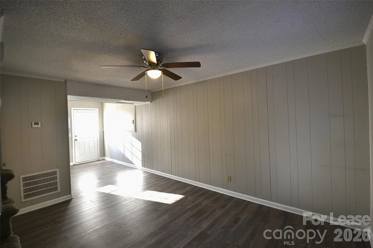 Building Photo - 120 Ethel Dr #9