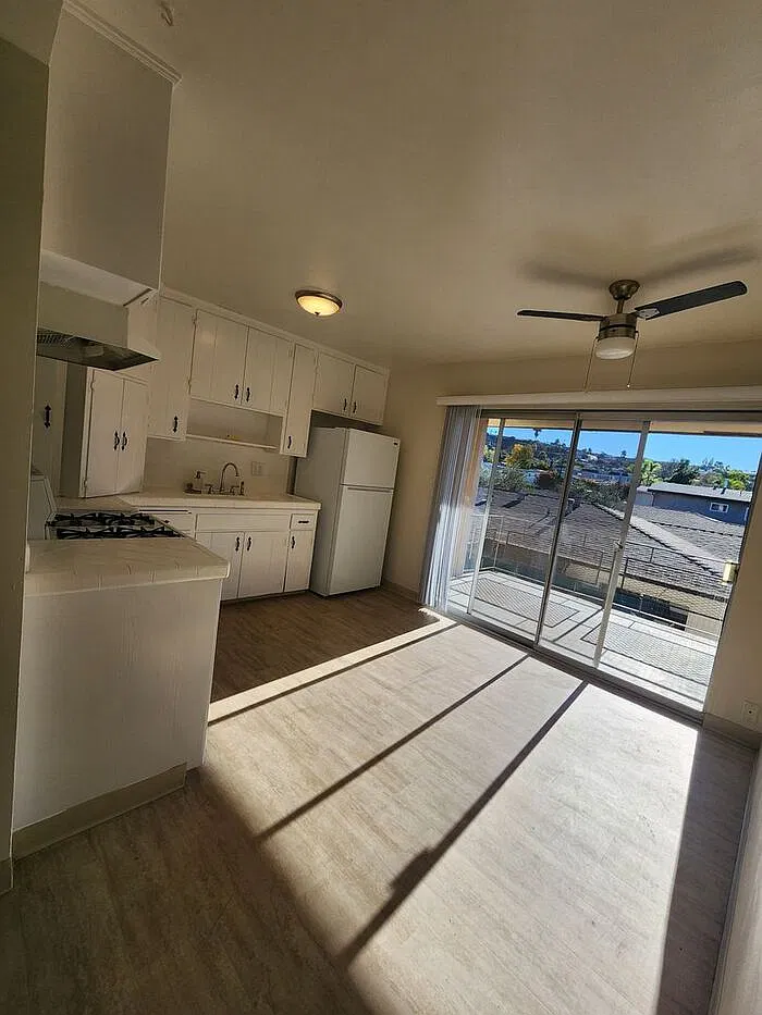 2 bed, 1.0 bath, $2,190 — Photo 3