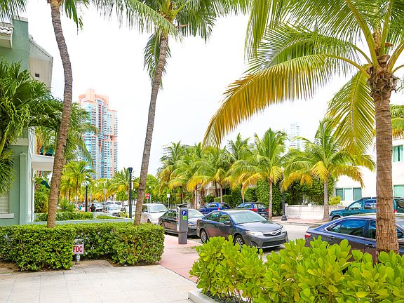 3rd image of 240 Collins Ave APT 3B
