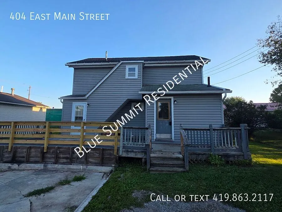2 Bed, 1 Bath Home with terrace | Crestline, OH — Photo 1