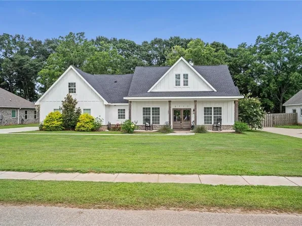 5777 Orchard Ln E, Grand Bay, AL 36541