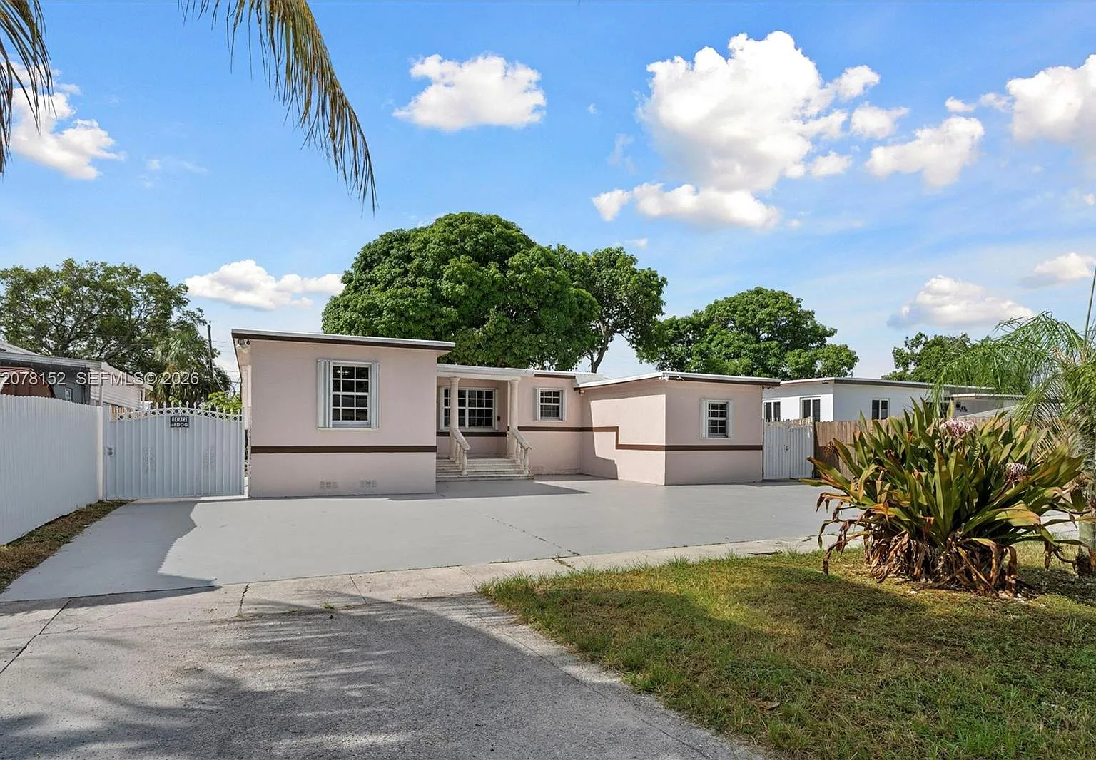 Jai-Alai Heights 1st Addn — Photo 1