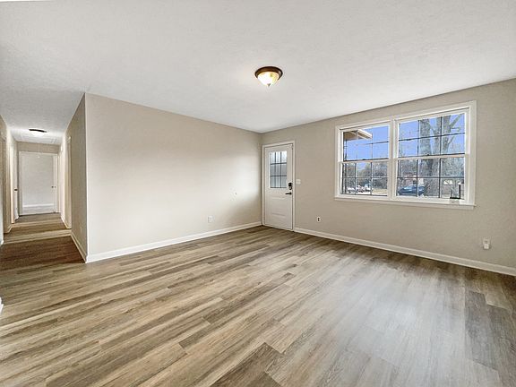 3rd image of 616 Drew St