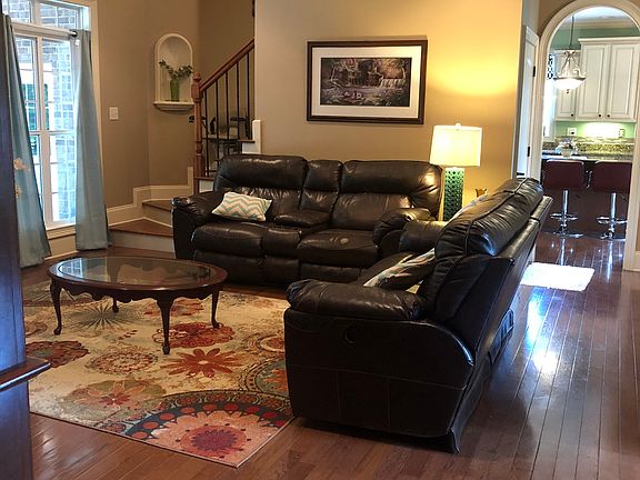 5th image of 554 Leatha Ln NW