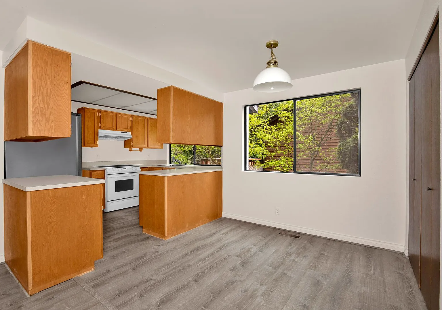 3 Bedroom Rambler in Education Hill — Photo 4