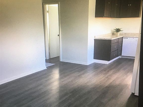 4th image of 3818 Hamid Blvd #B