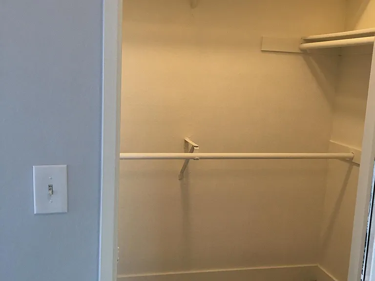 Catalina Apartments — Photo 37