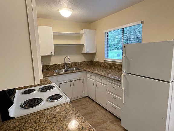 4th image of 2532 Garfield Ave #3