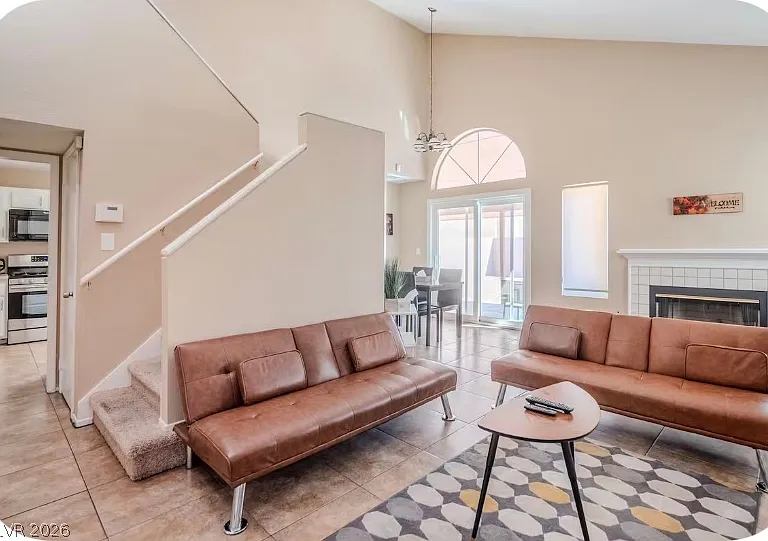 7047 Orange Grove Ln — Photo 2