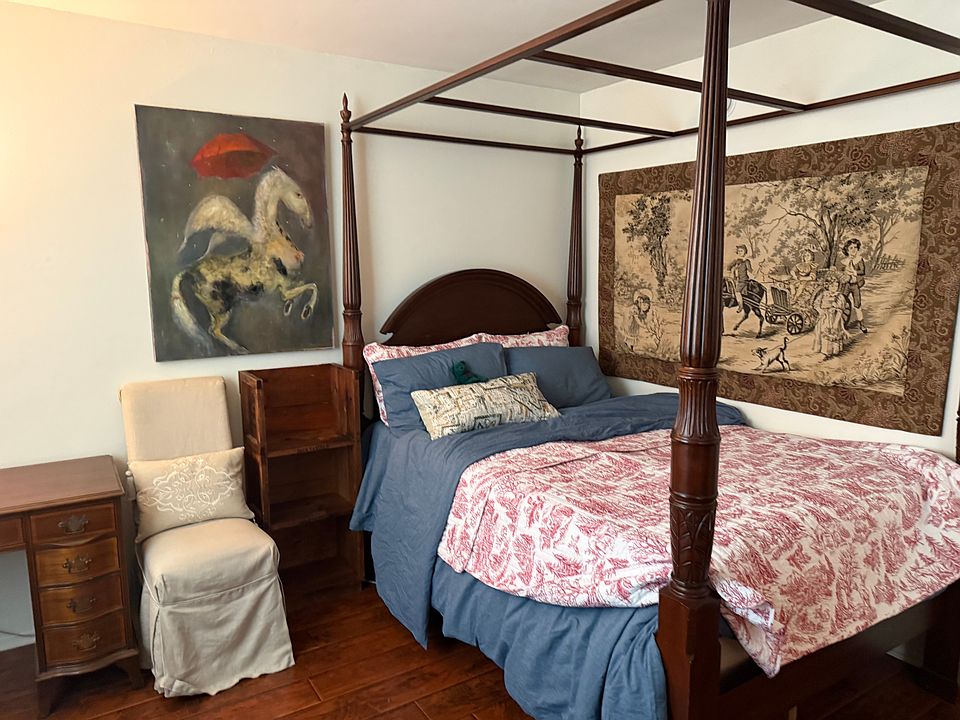 Another bedroom