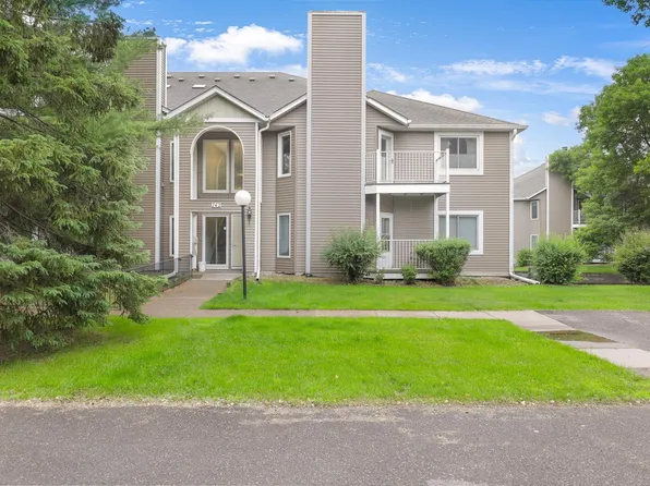 742 County Road F W APT B, Shoreview, MN 55126