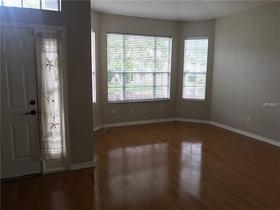 5th image of 1709 Fox Glen Ct