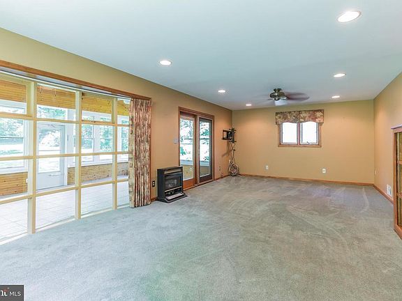 4th image of 25 Cobblestone Dr