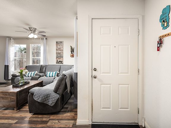 5th image of 225 Maple Ln