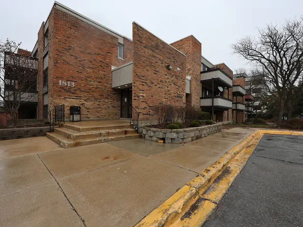 1813 Hemlock Pl APT 204, Schaumburg, IL 60173