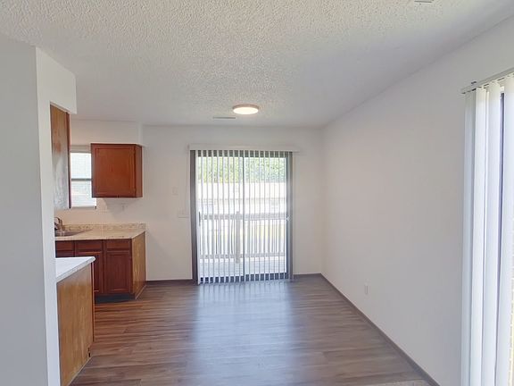 3rd image of 3239 S Illinois Ave APT 4
