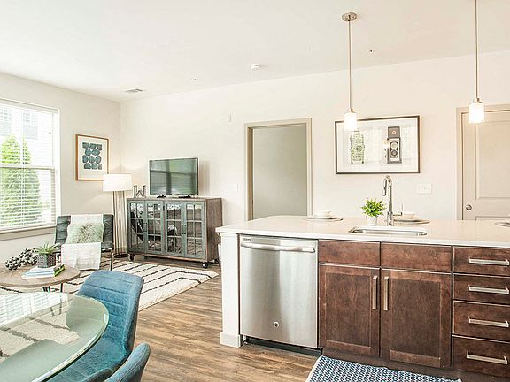 4th image of 50 Woodview Way #3436852