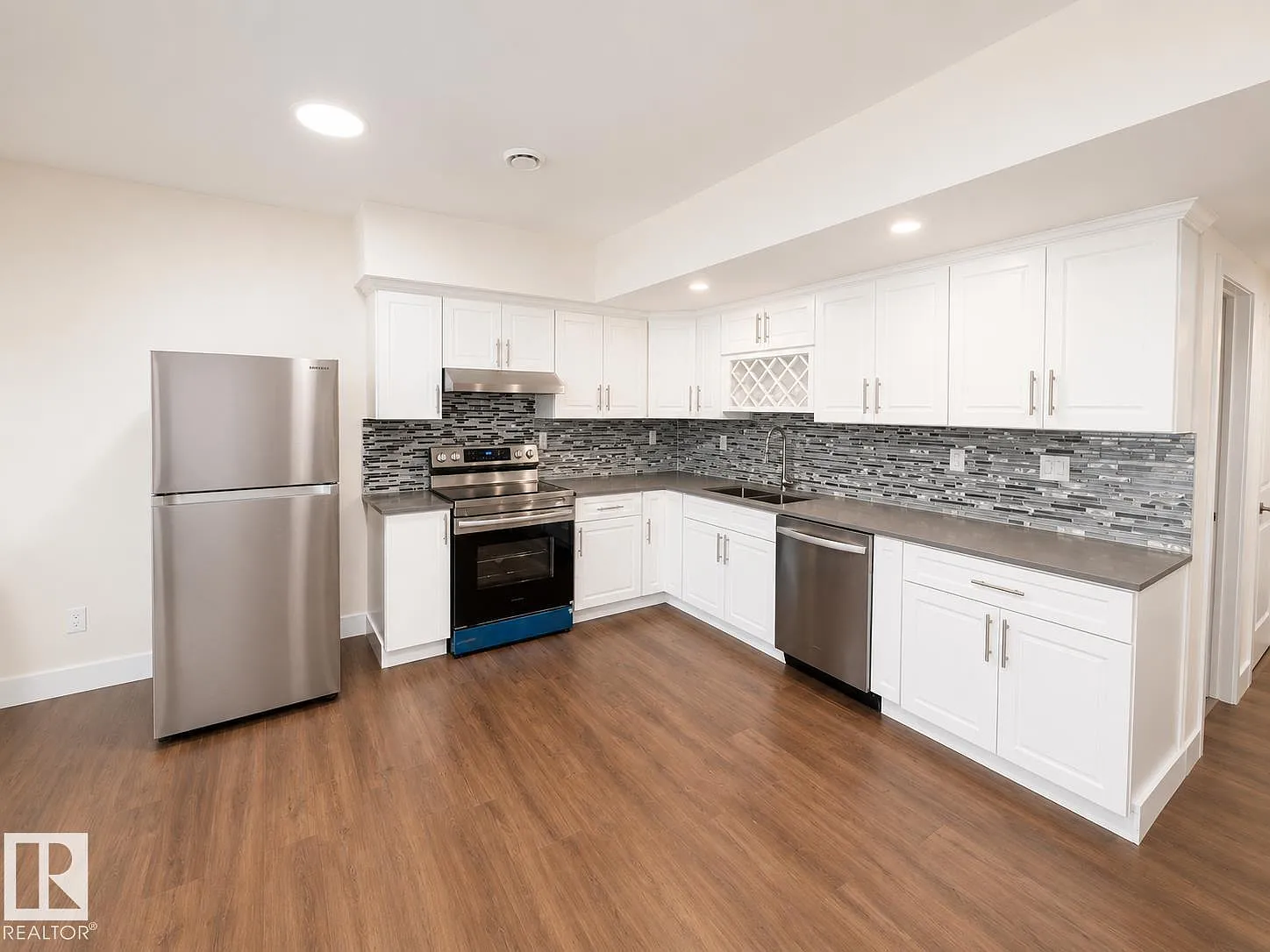 2 bed, 1.0 bath, 899 sqft, $1,500 — Photo 4