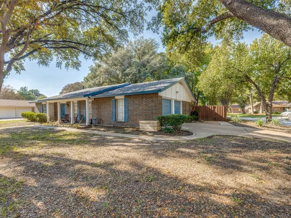 700 Buffalo Dr, Arlington, TX 76013
