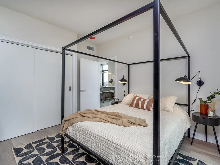 1060 W Van Buren St #709 — Photo 5