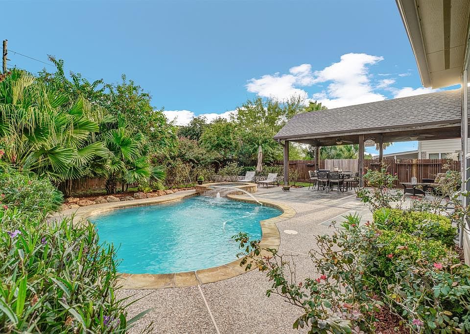 1st image of 21515 Brighton Hollow Ln
