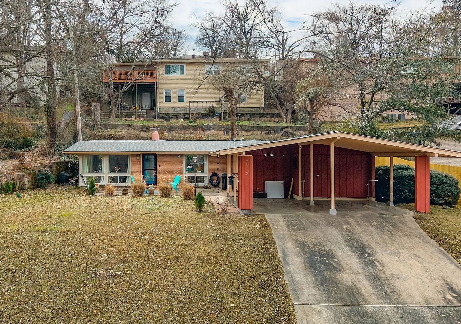 Furnished 3 Bedroom Lakewood Home with Lake View — Photo 4
