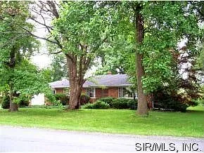 218 Circle Dr photo 1