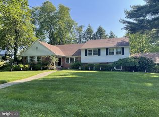 736 Stonehouse Rd, Moorestown, NJ 08057