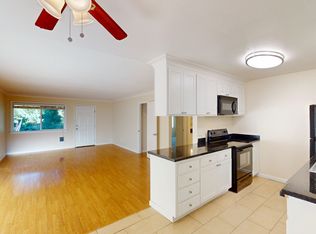 355 Boyes Blvd APT 8, Sonoma, CA 95476