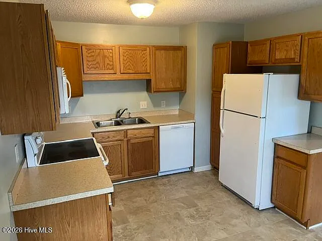 2 bed, 2.0 bath, $1,450 — Photo 2