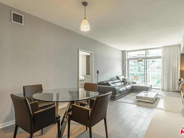 13700 Marina Pointe Dr #1431 — Photo 4