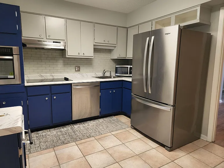 5155 Wayneland Dr #J1 — Photo 3