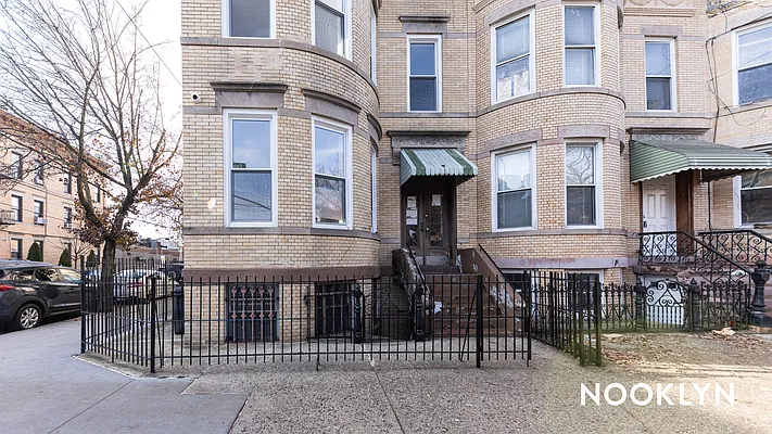Rented by Nooklyn NYC LLC | media 33