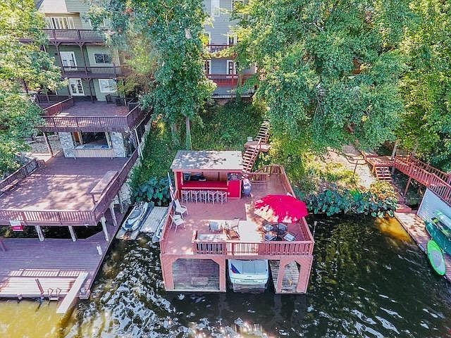 1st image of 8474 Lake Dr